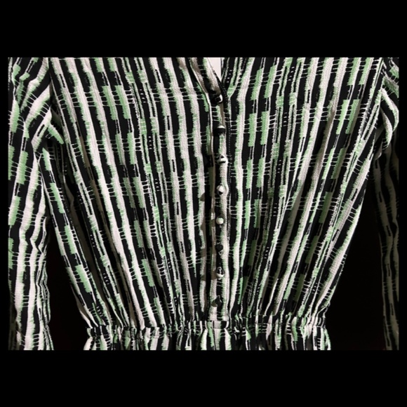 Jenn. Long Sleeve Geometric Romper Green, Black, White Size M - NWT - Picture 3 of 16